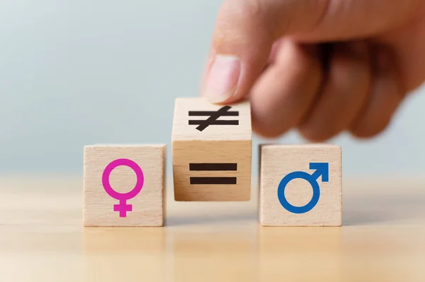 Tendre vers une politique structurante en matière d’égalité entre les Femmes et les Hommes